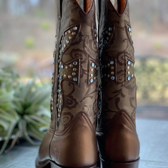 Frye - Cowboy Boots Daisy Dukes - Picture 5 of 5